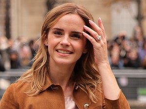 Emma Watson megtörte a csendet: elárulta, eljegyzési gyűrű van-e az ujján