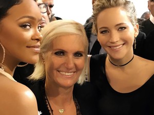 Legyen mindenki feminista! Új éra a Dior háza tájékán