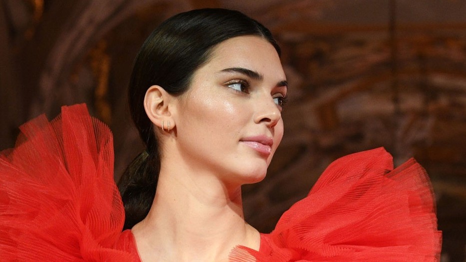 Kendall Jenner a hamisíthatatlan magabiztosság megtestesítője a Calvin Klein kampányában