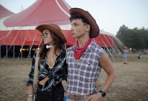 Ezek voltak az idei Sziget Fesztivál legjobb szettjei: divatszerkesztőnk összegyűjtötte a leglátványosabb megjelenéseket