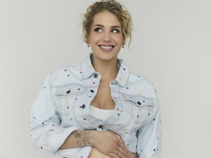 Nyári Dia babát vár, csak itt láthatod álomszép kismama fotósorozatát