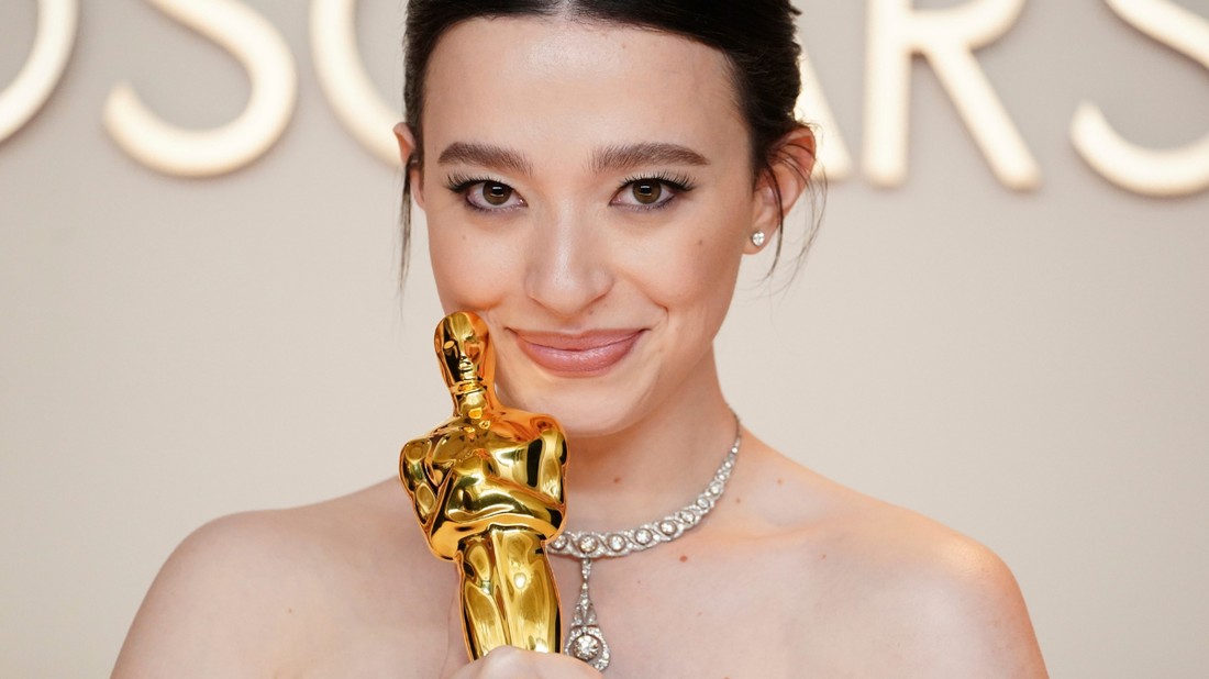 Anora szerepe Oscar-díjat ért Mikey Madisonnak, aki az egyik legfiatalabb győztes lett a legjobb női főszerelő kategóriában