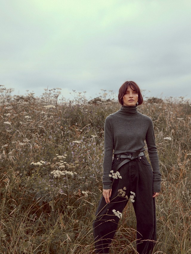 A szezon favoritja a farmer: inspirációk, hogy stílusosan viseld ősszel is