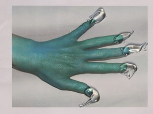 Önkifejezésnek indult, mára a Gucci Beauty is felfigyelt Magyar Eszterre és a Makeupbrutalism-re