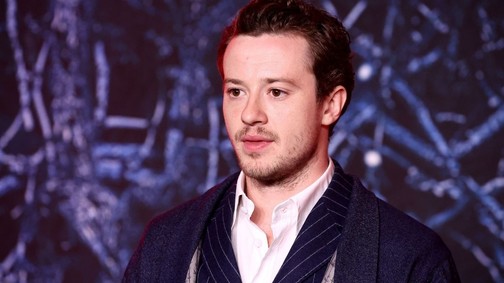 Elsírta magát a Stranger Things színésze, Joseph Quinn, miután kiálltak mellette a rajongók