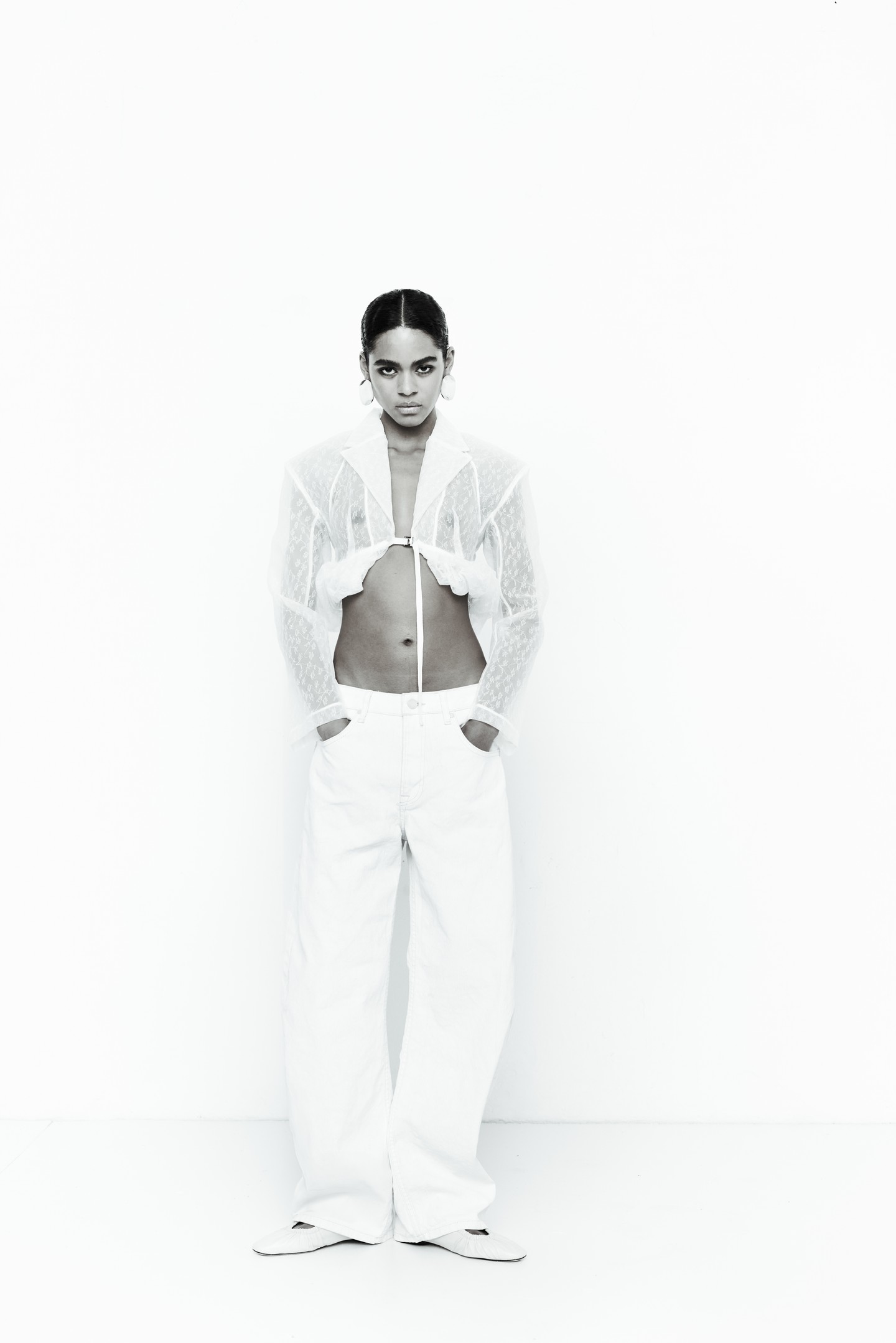 KAZAR Studio kollekció 2025 tavasz-nyár