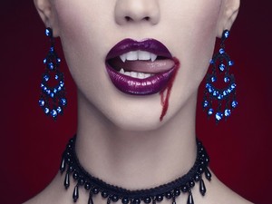 Ijesztő: egy férfi a felesége vérét issza, valódi vámpírnak vallják magukat