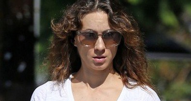 Hű! A Pretty Little Liars sztárja 3 héttel a szülés után olyan lapos hasat villantott, hogy nem jutunk szóhoz