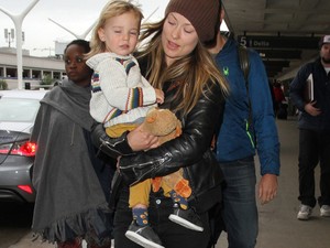 Ide nézz, milyen ennivalóan édes Olivia Wilde kisfia!