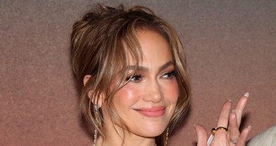 Jennifer Lopez álomszép ruhája lesz a nyár nagy kedvence, fillérekért szerezheted be!