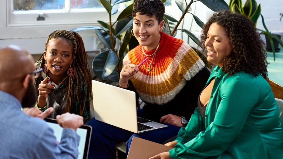 A sikeres és transzparens kommunikáció fontos része az aktív hallgatás is