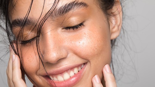 Álomszép bőr? Ez a Tiktok trend csodákat tesz majd az alapozóddal