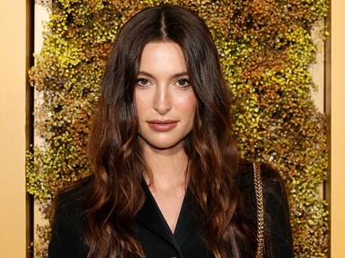 Ilyen gyönyörű volt Steve Jobs lánya az esküvőjén: a csipkés Givenchy ruha mesésen állt a menyasszonyon