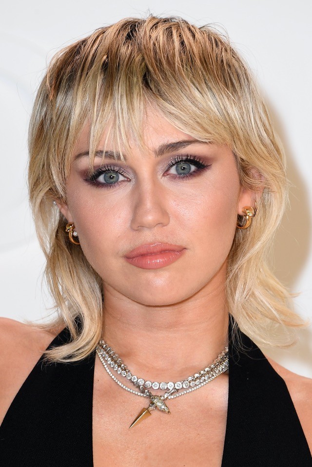 Get the Look: Így készítsd el Miley Cyrus nőies ünnepi sminkjét!