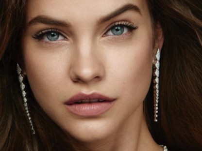 A tökéletes szépség: Palvin Barbara mutatja be 70 év sminkdivatját egy videóban