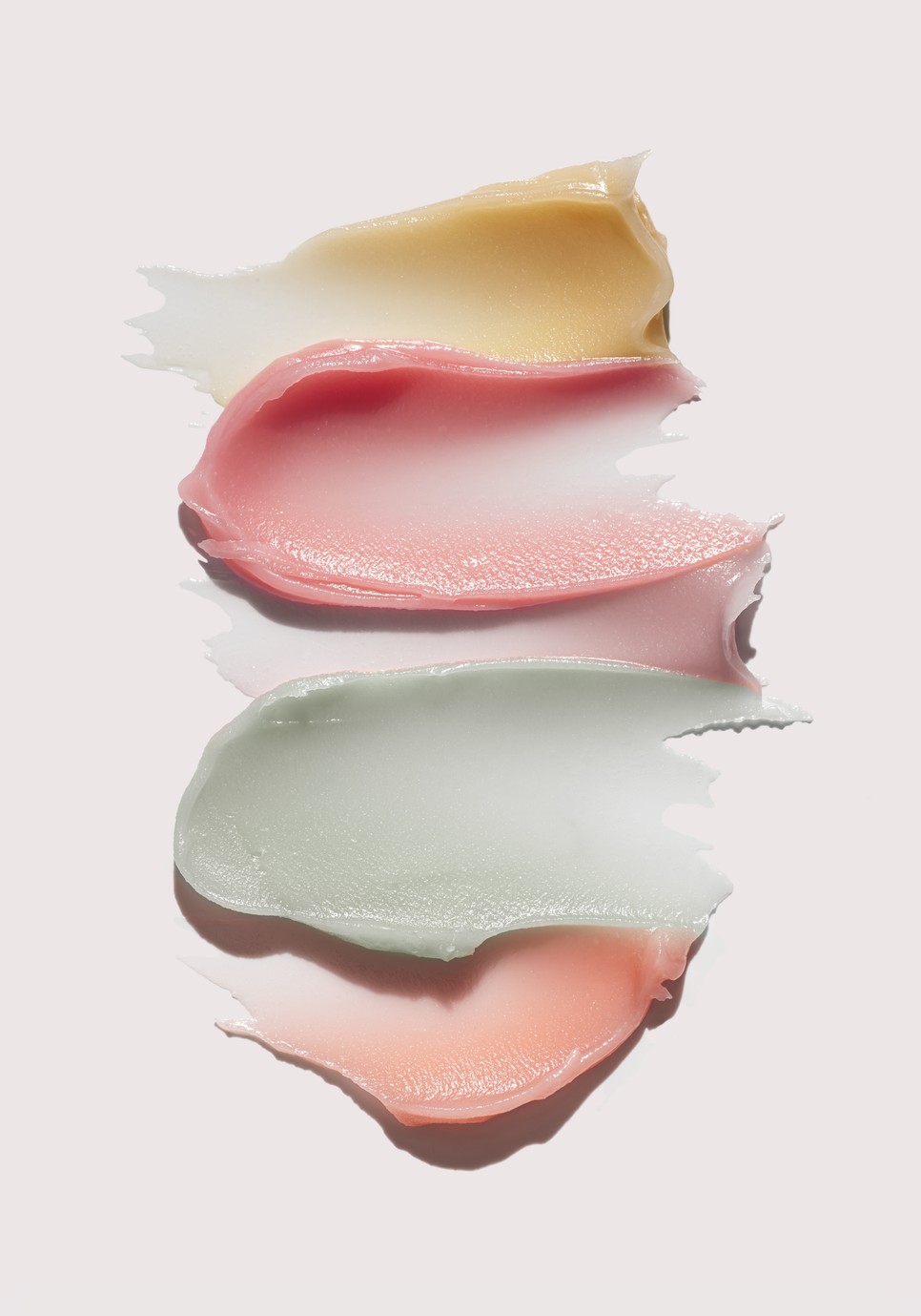 A hatóanyagokban gazdag ajakápolók gondoskodnak az ajkak bőrének egészségéről is