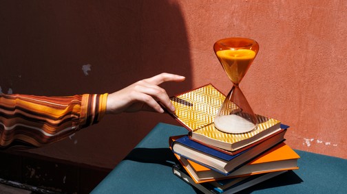 3 csillagjegy, aki egy egész életet képes leélni úgy, hogy a múltban ragadt