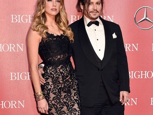 Rég volt ilyen összeszedett Johnny Depp és párja