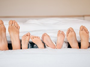 Külön szoba, külön ágy, vagy családi összebújás? - Az együttalvás lélektani vonatkozásairól Kiss Kinga szakpszichológussal