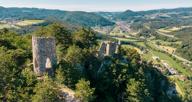 Karnyújtásnyira Magyarországtól: mesebeli várral és lélegzetelállító panorámával vár ez a varázslatos vidék