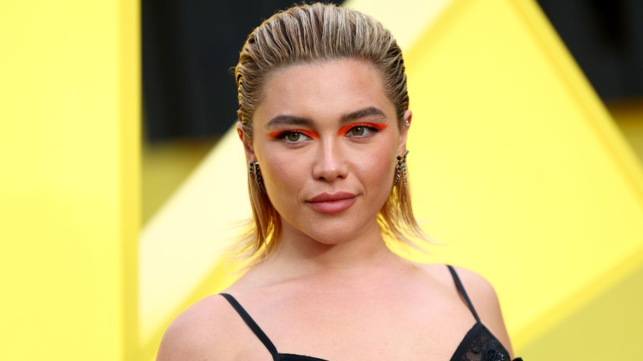 Florence Pugh meztelenruhája nem sokat bíz a képzeletre