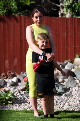 A 7 éves, kéz nélkül született fiú Ironman-stílusú "robotkar"-t kapott / Fotó: Northfoto