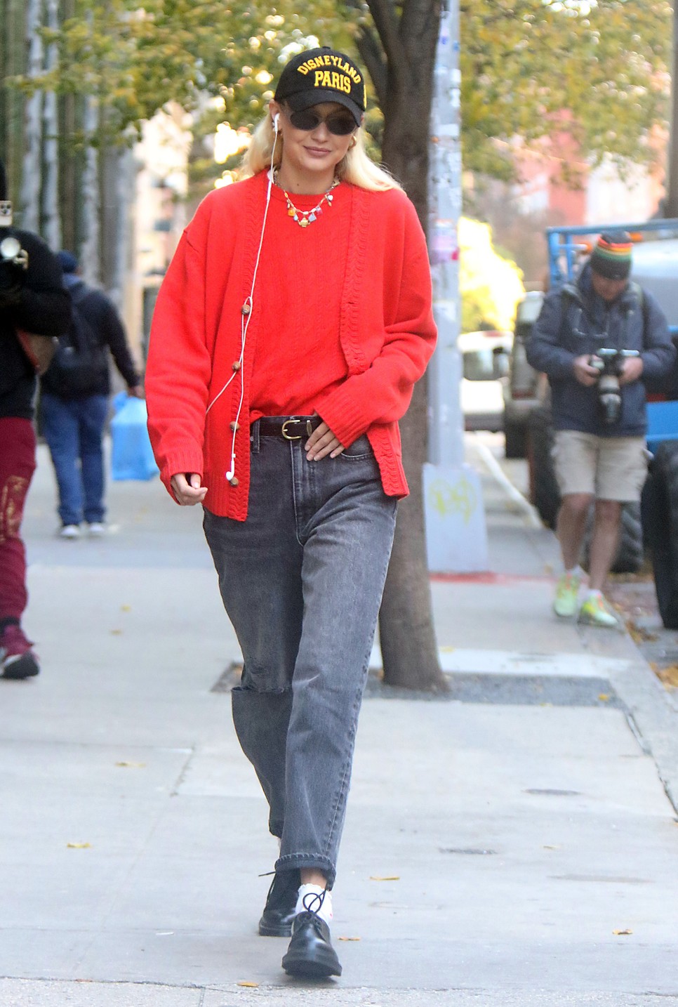 Gigi Hadid stílusos és kényelmes összeállítása nem csak otthoni lazuláshoz