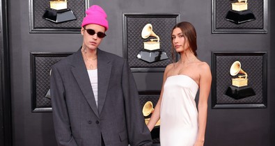 Justin Bieber és Hailey Bieber csókolózós fotójába te is belepirulsz, csak úgy szikrázik a sztárpár között a levegő