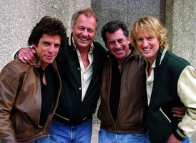 A Starsky és Hutch a hetvenes évek legendás nyomozópárosa volt, nem volt náluk lazább, menőbb zsarupáros, Ben Stiller és Owen Wilson egészen másként állt a két karakterhez, de mindenhogy imádták a nézők 