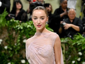 8 arcpirítóan merész szett, amit a Bridgerton sztárjai bevállaltak a vörös szőnyegen