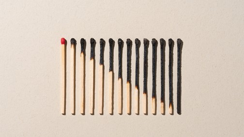 Fáradtság vagy kiégés? 4 jel, hogy nagyobb a baj, mint gondolnád