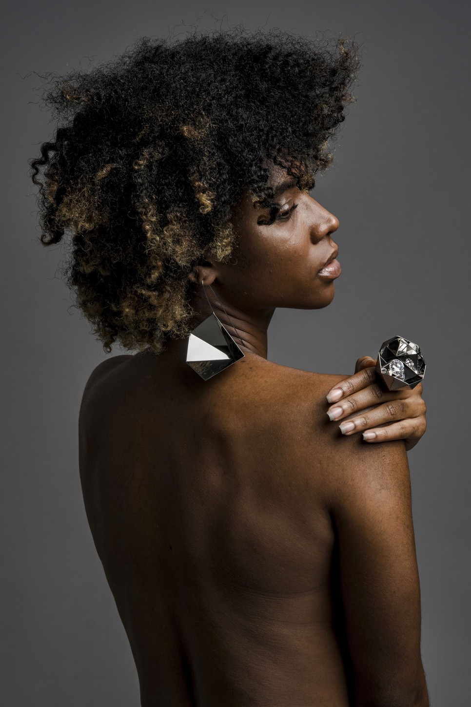 Ékszerbe zárt reflexiók - Ismerd meg Kocsor Eszter Sára ékszertervezőt