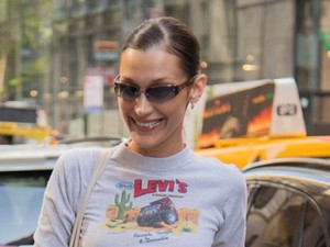 Úrég! Bella Hadid hasa konkrétan homorú