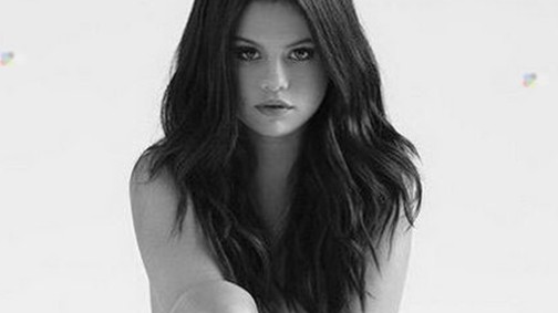 Selena Gomez első meztelenkedése