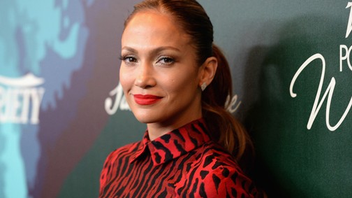 Jennifer Lopez őrült szexi mellvillantós fotót posztolt az edzőteremből