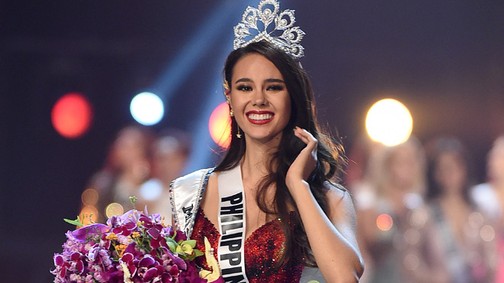 Mindenki megőrül a Miss Universe szépségkirálynő szédületes járásáért