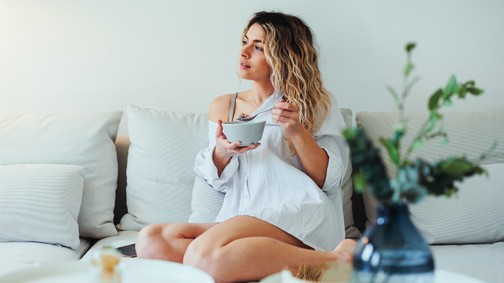 Ez a legnagyobb hiba, amit reggelizés közben elkövethetünk: a dietetikus szerint sürgősen változtatnunk kellene rajta