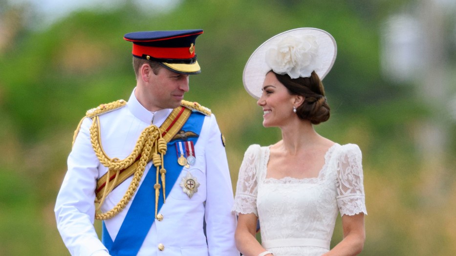 Vilmos herceg szeretetteljes gesztusa Katalin hercegné felé nem is lehetne beszédesebb