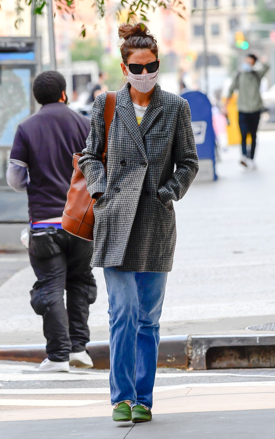 Katie Holmes őszi kabátját valószínűleg sok emberen fogod látni az utcán