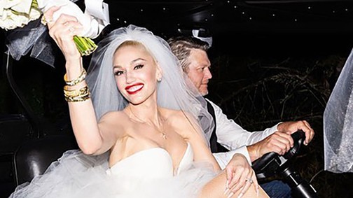 Gwen Stefani és Blake Shelton összeházasodtak - Farmerben és cowboy csizmában!