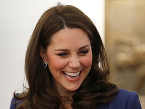 Őrület, úgy tűnik, Kate Middleton valamit nagyon üzenni akar nekünk az öltözködésével