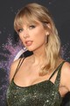 Taylor Swift visszafogott sminkkel és szimplán feltűzött hajjal olyan gyönyörű!