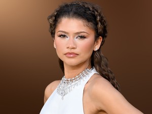 Zendaya meztelenfűzője egyszerre gyönyörű és zavarba ejtő, egy igazi műalkotás