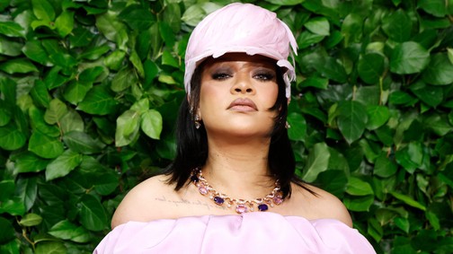 Életveszélybe került Rihanna, több lövést is leadtak a házára, miközben otthon volt az énekesnő