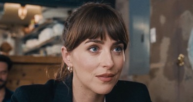 Dakota Johnson félmeztelen Gucci ruhája egyszerre gyönyörű és vad: most azonnal elfogadnánk!
