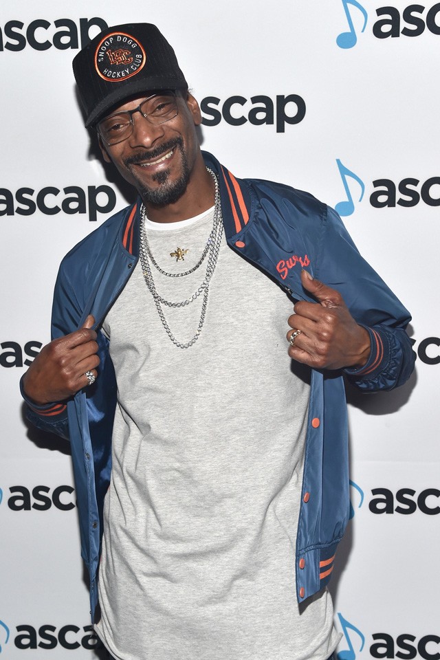 Snoop Dogg újra divatba hozza a 90-es évek rap stílusát