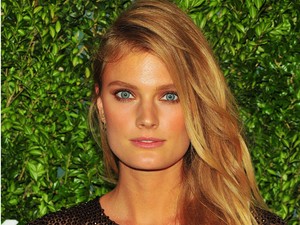 És ´A ki mutat ma cicit?´ sztárvetélkedő győztese ez gyönyörű szőkeség