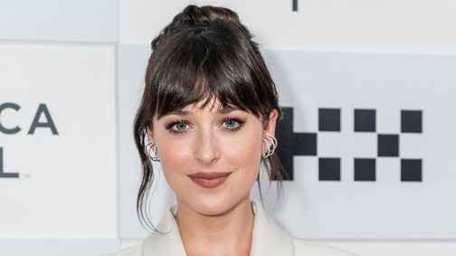 Dakota Johnson pikáns zakóruháját Christian Grey is imádná