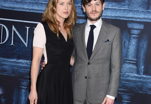 Emlékszel még, mennyire utáltad a Trónok harca Ramsay Boltonját? Így él ma az őt alakító Iwan Rheon