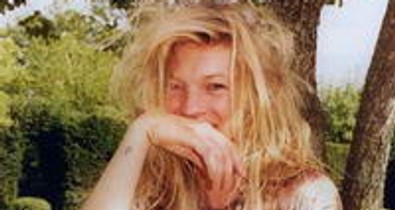 Lehangoló fotósorozat a szupermodellről